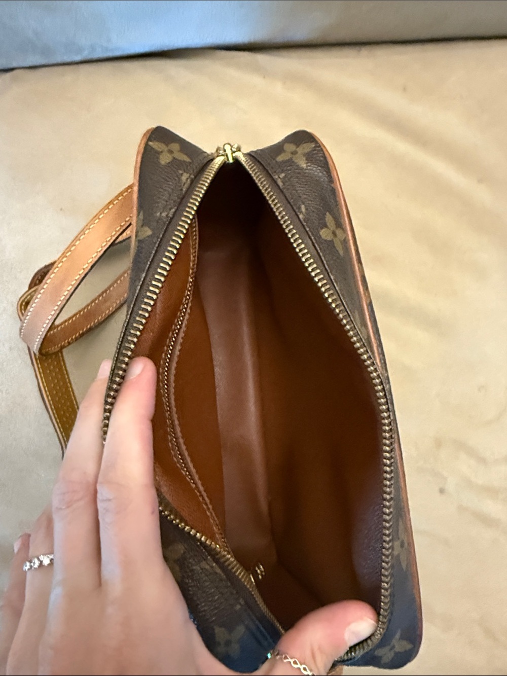 Louis Vuitton Monogram Trocadero 23 - Picture 7 of 9